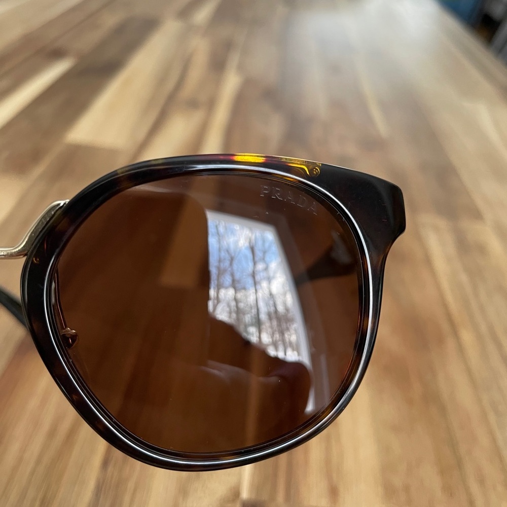 Authentic Prada sunglasses - Picture 7 of 10